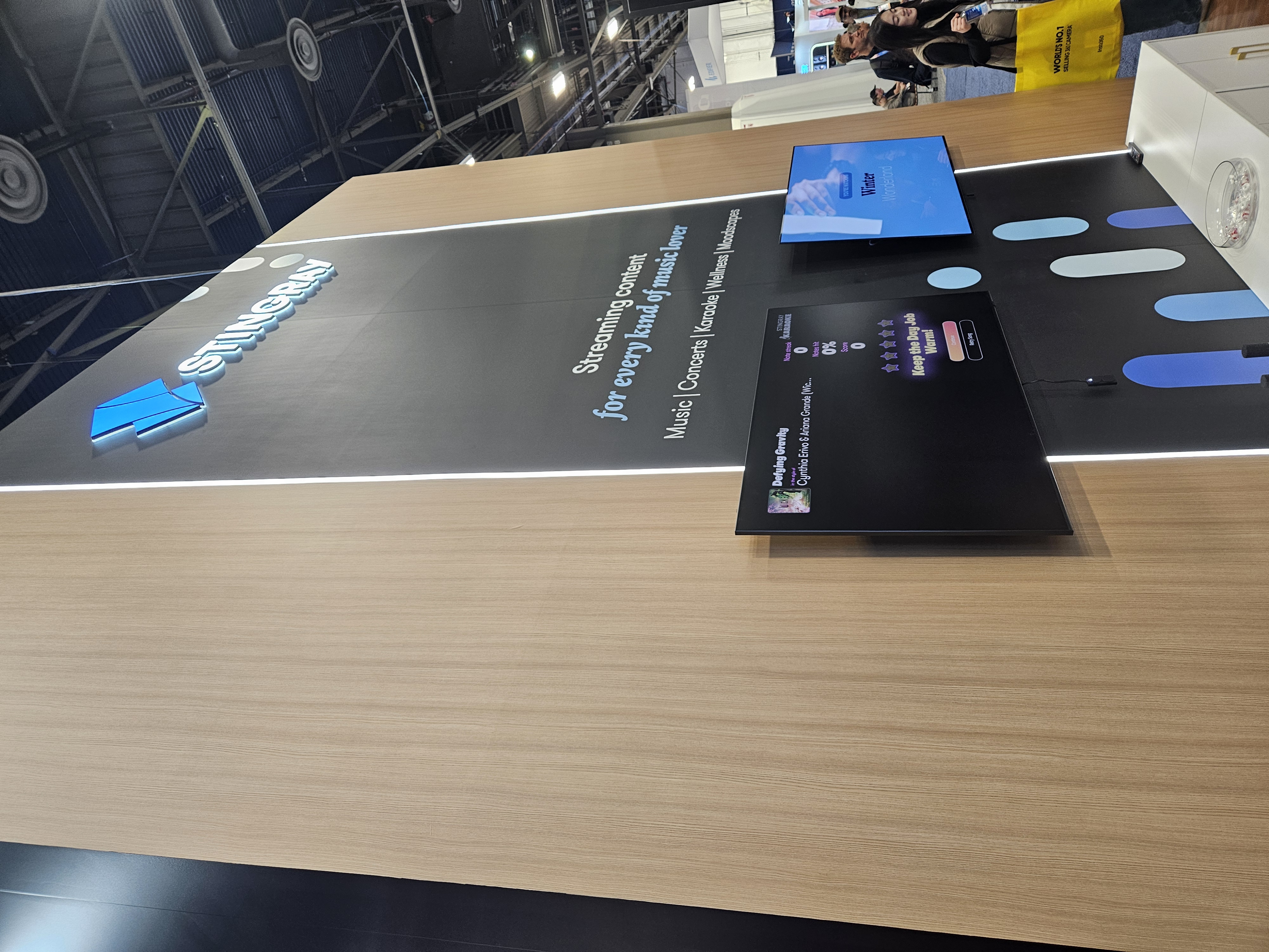 Booth photo 06