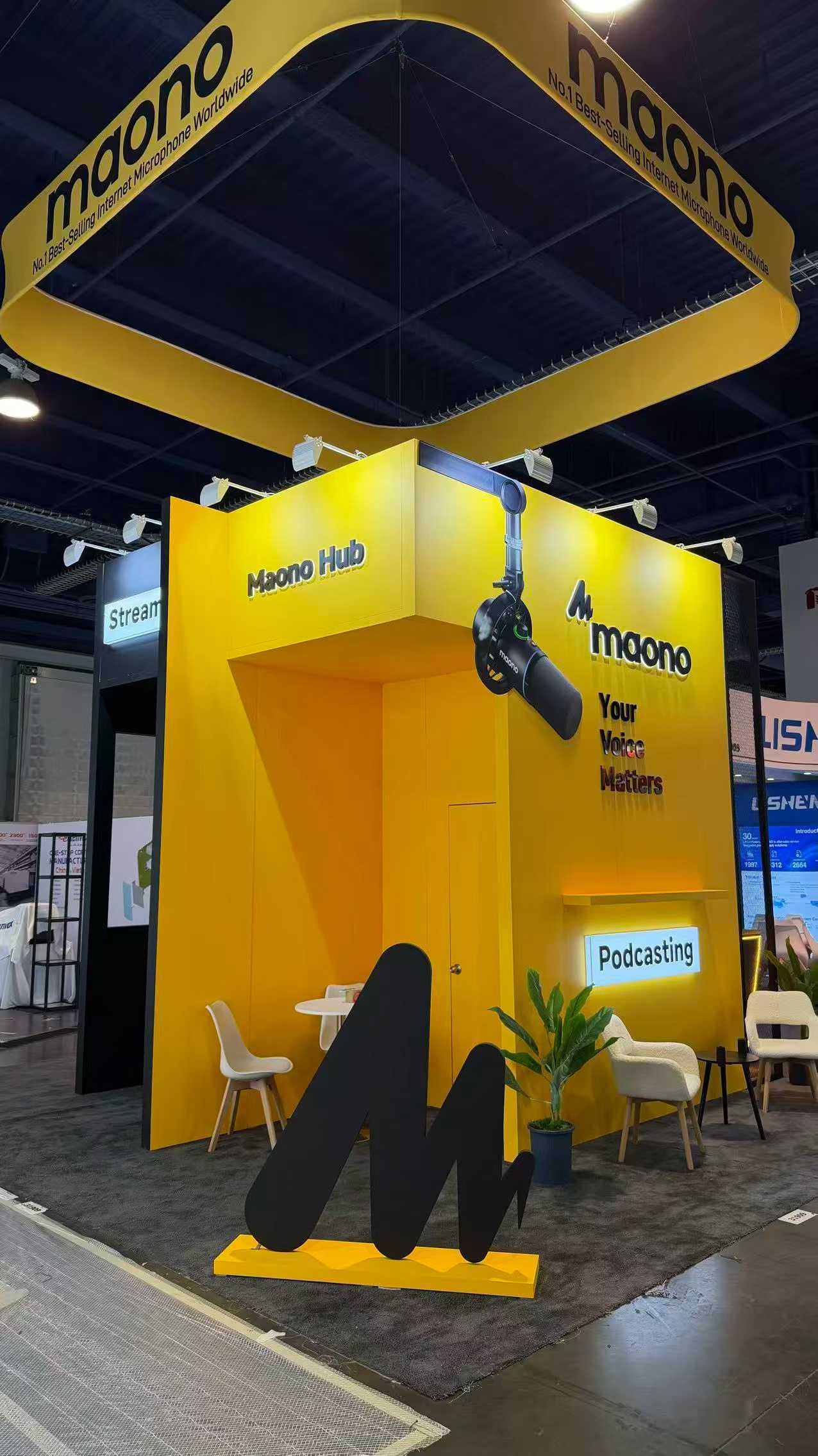 Booth photo 08